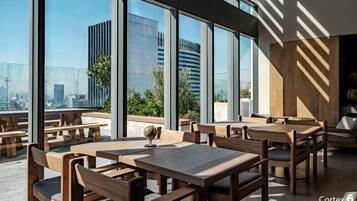 Condo, 1 cama King size, cocina, vista a la ciudad (Be Grand Reforma 3908) | Restaurantes