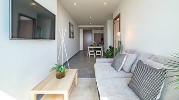 Condo, 1 cama King size, cocina, vista a la ciudad (Be Grand Reforma 3908) | Área de sala de estar