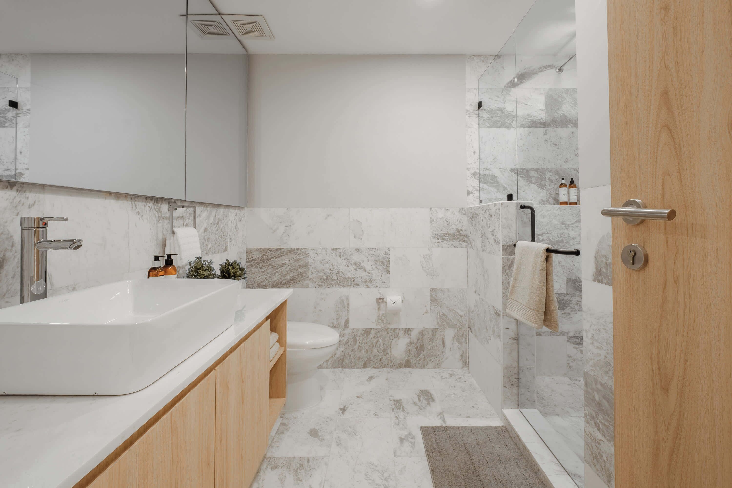 Bloc d'apartaments, diversos llits, cuina, vistes a la ciutat (Chilpancingo 57 Unit 606) | Bany | Tovalloles 