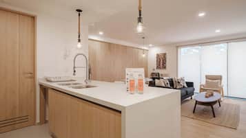 Condo, Multiple Beds, Kitchen, City View (Chilpancingo 57 Unit 606) | Interior