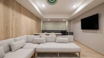 Condo, Multiple Beds, Kitchen, City View (Chilpancingo 57 Unit 606) | Interior