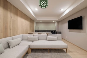 Condo, Multiple Beds, Kitchen, City View (Chilpancingo 57 Unit 606) | Interior