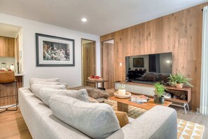 Apartamento, 2 camas de matrimonio, cocina, vistas a la ciudad (Av Michoacan 21 403) | Zona de estar