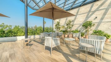 Apartamento, 2 camas de matrimonio, cocina, vistas a la ciudad (Av Michoacan 21 403) | Restaurante al aire libre