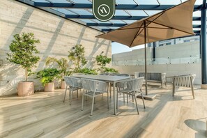 تناول الطعام بالخارج