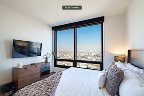 Studio, 1 King Bed, Kitchenette, City View (Be Grand Reforma 2103) | 1 bedroom, individually decorated, individually furnished