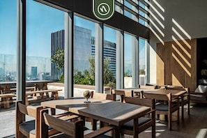 Departamento, 1 cama King size, cocina, vista a la ciudad (Be Grand Reforma 2918) | Restaurantes