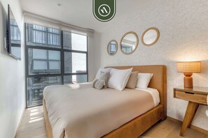 Appartement, plusieurs lits, cuisine, vue ville (Unico Roma Torre Maple 302) | 2 chambres, décoration personnalisée, ameublement personnalisé