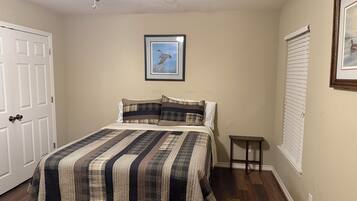 3 bedrooms, WiFi, bed sheets, wheelchair access