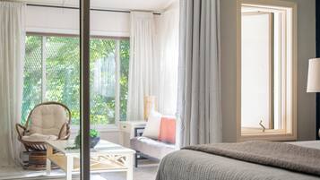 2 habitaciones, caja de seguridad en la habitación y escritorio