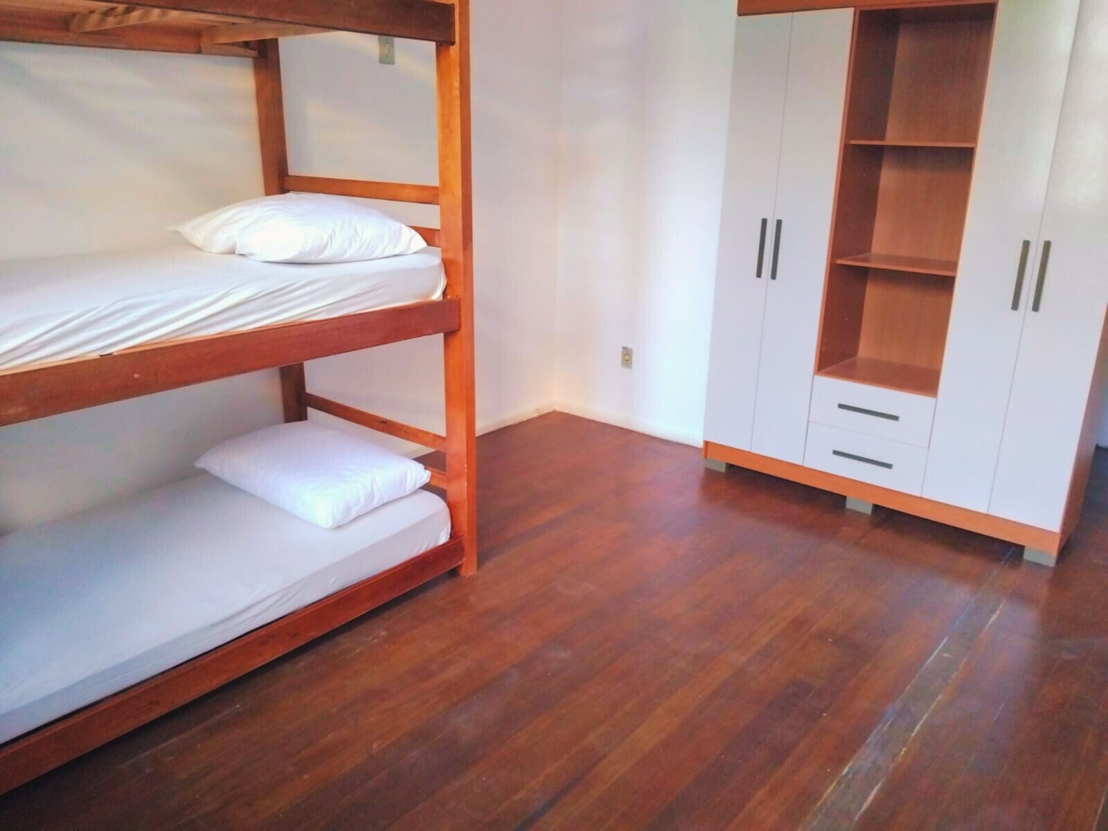 Dormitorio compartido | Wifi gratis 