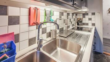 KylskÄp, ugn, spishÀll och diskmaskin