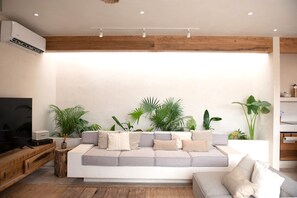 Luxury Apartment, Tower | Living area