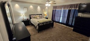 3 bedrooms, free WiFi, bed sheets, wheelchair access