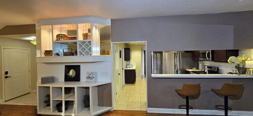 Cozy Groove Sanctuary Pearland / 3-Bedroom House