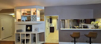 Cozy Groove Sanctuary Pearland / 3-Bedroom House
