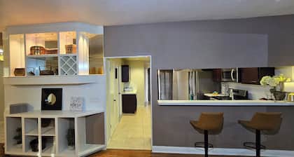 Cozy Groove Sanctuary Pearland / 3-Bedroom House