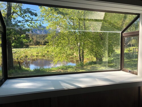 Colina Cottage - Your Little Pocket of Paradise