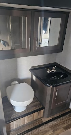 Handtücher, Seife, Toilettenpapier