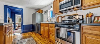 Historic 2-Bedroom Gem Overlooking Portland Harbor, Walk Everywhere