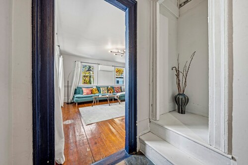 Historic 2-Bedroom Gem Overlooking Portland Harbor, Walk Everywhere