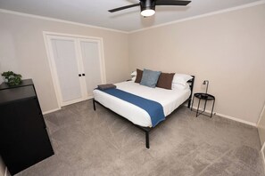 4 quartos, ferros/tábuas de passar roupa, Wi-Fi, roupa de cama