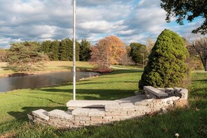 المنطقة المحيطة بالمنشأة