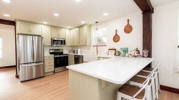 Micro-ondes, four, plaque de cuisson, lave-vaisselle