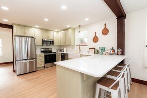 Microwave, oven, stovetop, dishwasher - Charming farmhouse in Rockwood 4 bedrooms fireplace with pond serene and scenic! (Rockwood)