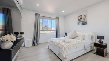 2 bedrooms, desk, iron/ironing board, WiFi (free)