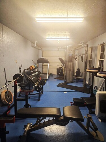 Charming barn with 1 bedroom and AC, fitness room in lovely Salem