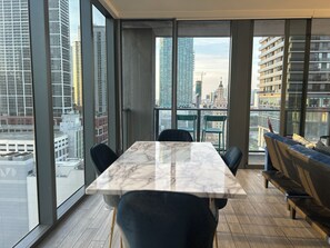 Interior - 3-bedroom condo in fabulous Miami with VIEWS, KASEYA CENTER/ CRUISE PORT (Miami)