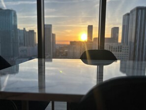 Dining - 3-bedroom condo in fabulous Miami with VIEWS, KASEYA CENTER/ CRUISE PORT (Miami)