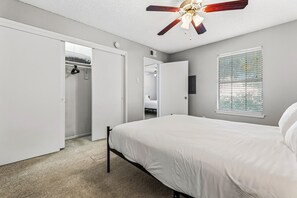 2 間睡房、熨斗/熨衫板、Wi-Fi、床單