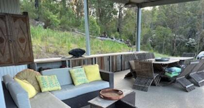 Bushland retreat with 3 private cabins to enjoy the quiet of the Australian Bush