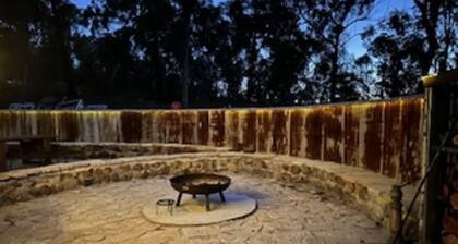 Bushland retreat with 3 private cabins to enjoy the quiet of the Australian Bush