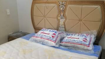 3 chambres, fer et planche à repasser, Wi-Fi, draps fournis