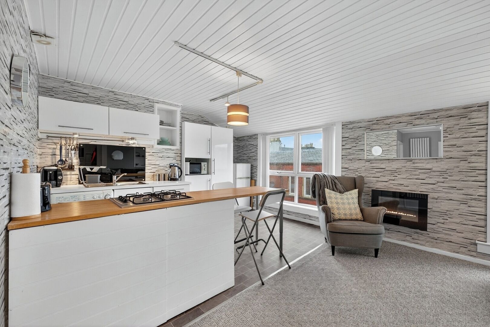 Oven, stovetop, coffee/tea maker, toaster