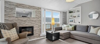 Coastal Charm: Modern Retreat by Seafront