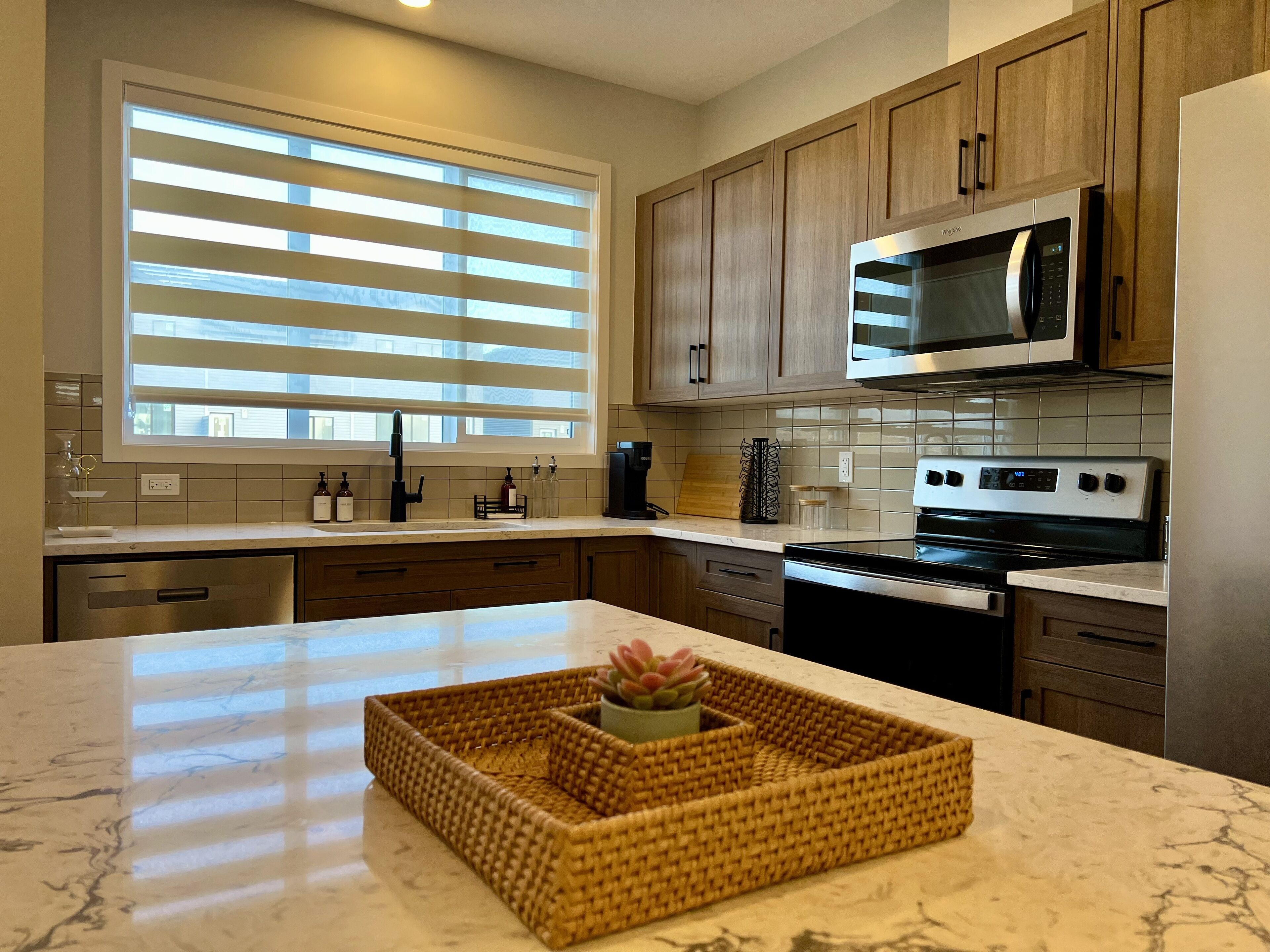 Refrigerador, microondas, horno, placa de cocina