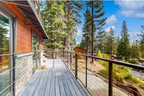 Terrace/patio - Modern Mountain Retreat (Tahoe City)