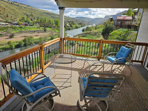 Gorgeous River View Home on Lower Deschutes River