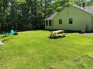 Outdoor dining - Renovated 3BR Home near  High Falls / Stone Ridge (Accord)