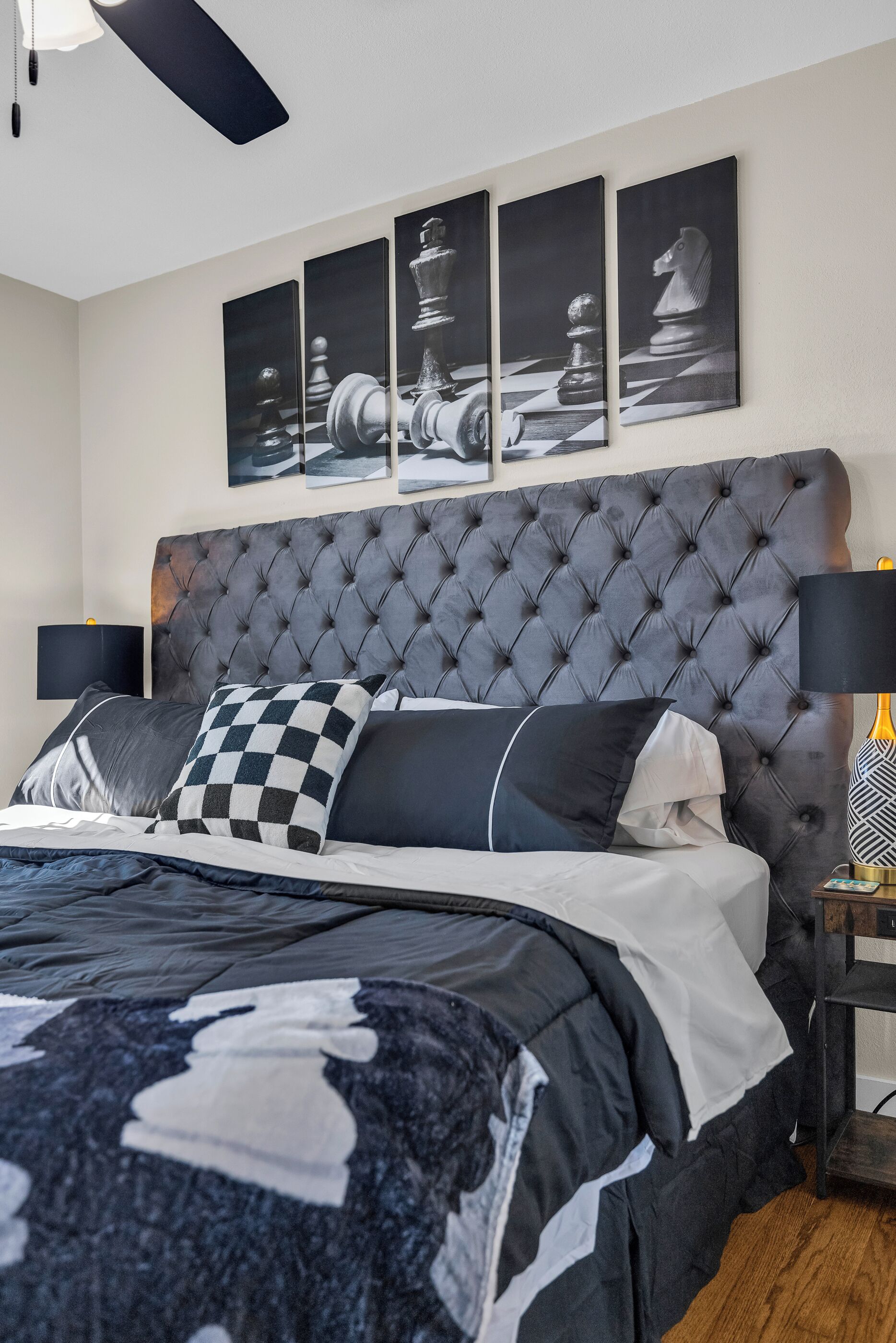 2 多间卧室、熨斗/熨衣板、上网接入、床单