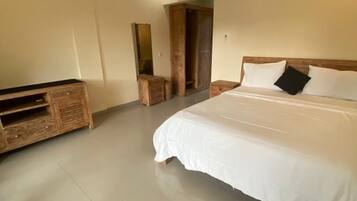 Desk, laptop workspace, free WiFi