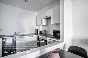 ثلاجة، ميكروويف، فرن، مستلزمات طهي/أطباق/أوعية