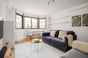 TV, stereo - Blueground | City of London, view, nr Tower Bridge (London)