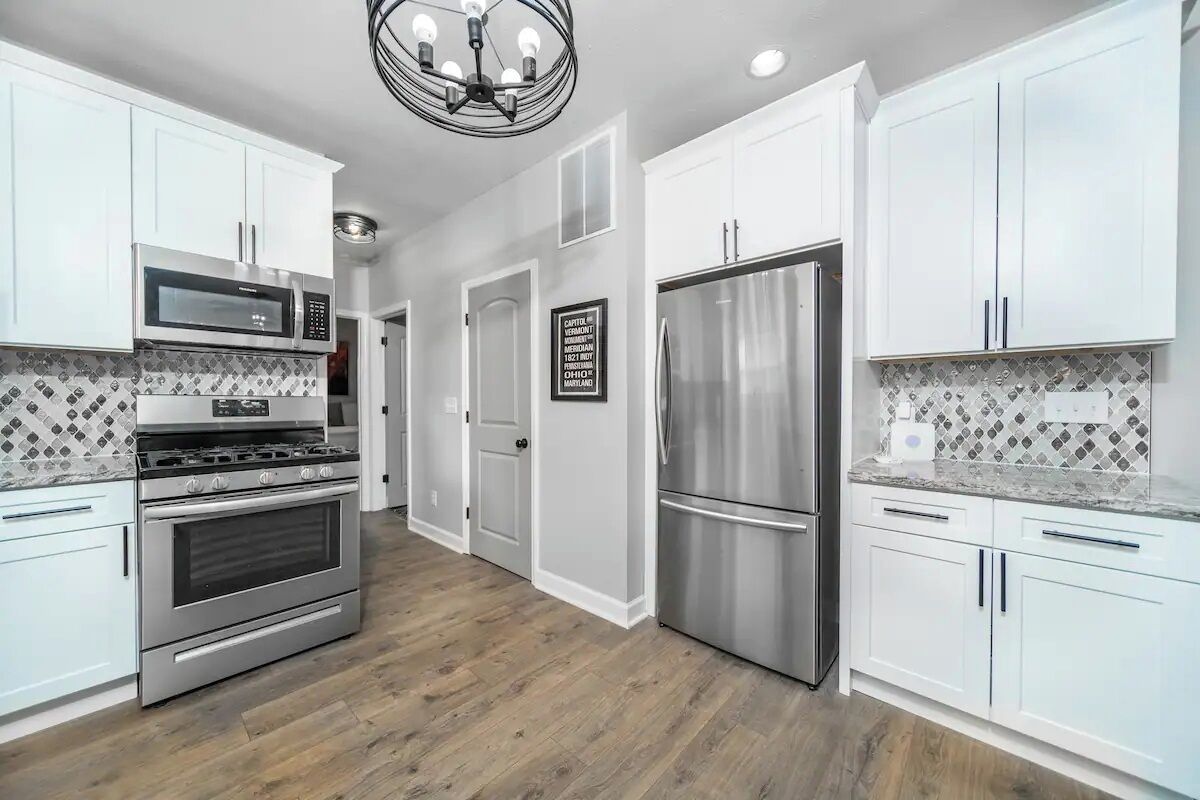 Refrigerador, microondas, horno y parrilla de estufa 