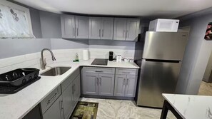 Private kitchen - 2 Bdrm Haven in Mt. Vernon (Mount Vernon)