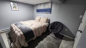 2 bedrooms, iron/ironing board, WiFi, bed sheets - 2 Bdrm Haven in Mt. Vernon (Mount Vernon)